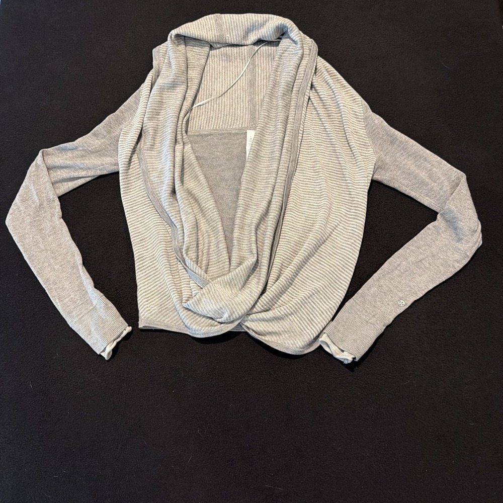 Lululemon Iconic Wrap Sweater gray stripe Women's size 6